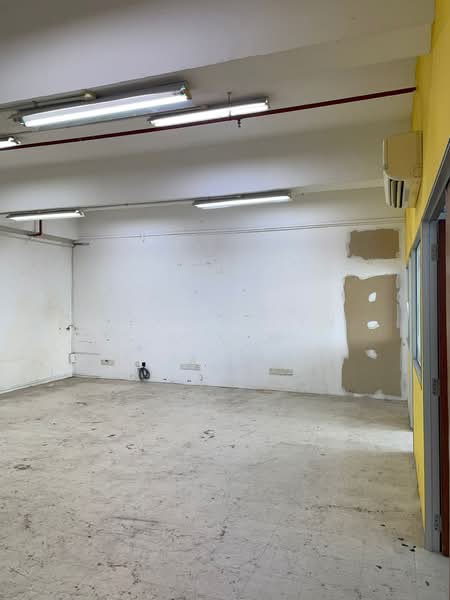 Gold Pine Industrial Building, 126 Joo Seng Road, 1,894 sqft, Light Industrial (B1) For Sale, by Jacquelyn Wong, 500182740 - Interior - CommercialGuru.com.sg