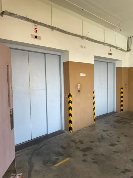 Gold Pine Industrial Building, 126 Joo Seng Road, 1,894 sqft, Light Industrial (B1) For Sale, by Jacquelyn Wong, 500182740 - Corridor - CommercialGuru.com.sg