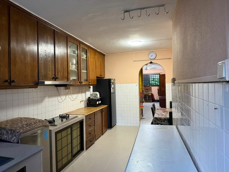 520 Jurong West Street 52, 520 Jurong West Street 52, 2 Bedrooms, 796 sqft, HDB Flat For Sale, by Jaya Ezhil, 500182747 - Kitchen - PropertyGuru.com.sg