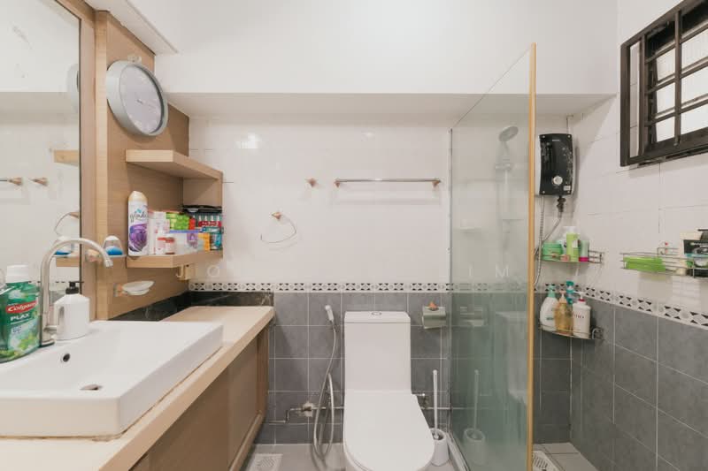 691A Choa Chu Kang Crescent, 691A Choa Chu Kang Crescent, 3 Bedrooms, 1,184 sqft, HDB Flat For Sale, by Johnson Lim, 500182748 - Bathroom - PropertyGuru.com.sg