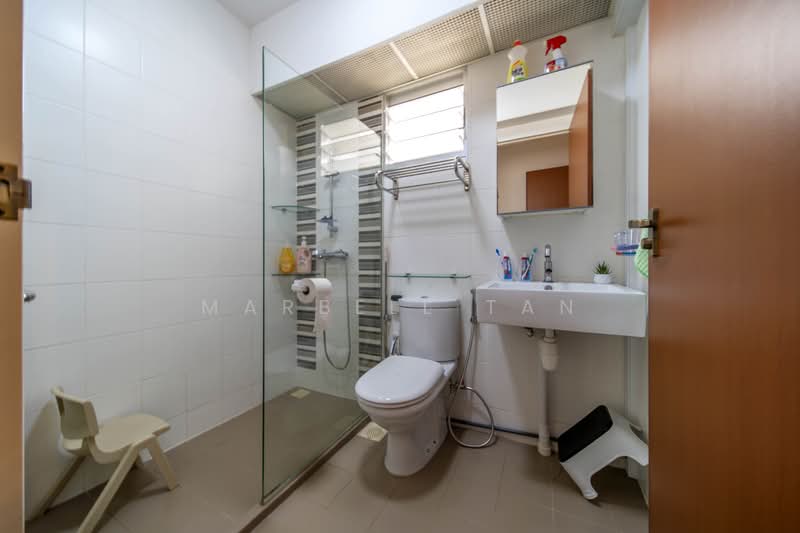 504D Yishun Street 51, 504D Yishun Street 51, 3 Bedrooms, 1,001 sqft, HDB Flat For Sale, by Marbell Tan, 500182750 - Bathroom - PropertyGuru.com.sg