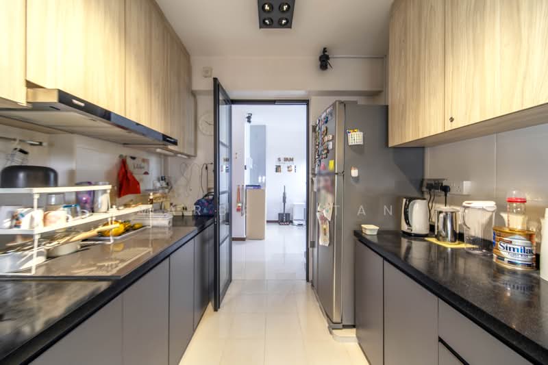 504D Yishun Street 51, 504D Yishun Street 51, 3 Bedrooms, 1,001 sqft, HDB Flat For Sale, by Marbell Tan, 500182750 - Kitchen - PropertyGuru.com.sg