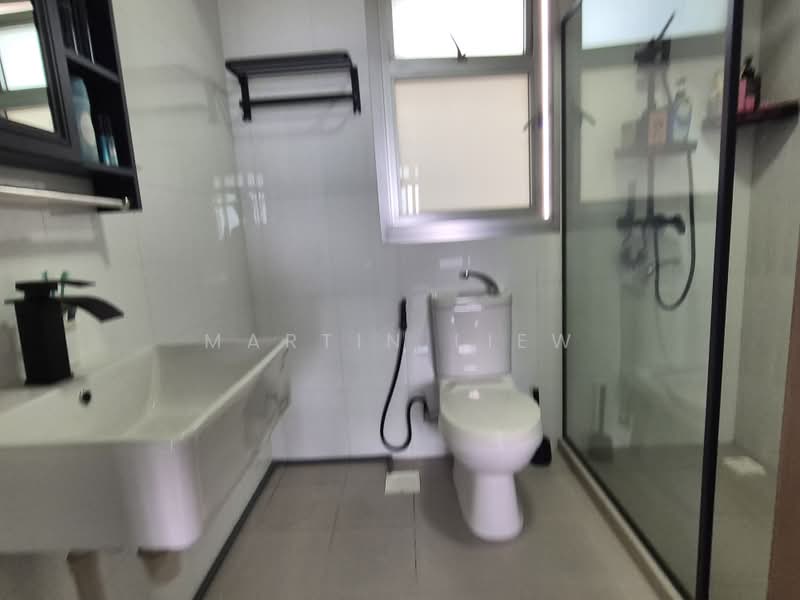 421B Northshore Drive, 421B Northshore Drive, 3 Bedrooms, 1,001 sqft, HDB Flat For Sale, by Martin Liew, 500182767 - Bathroom - PropertyGuru.com.sg