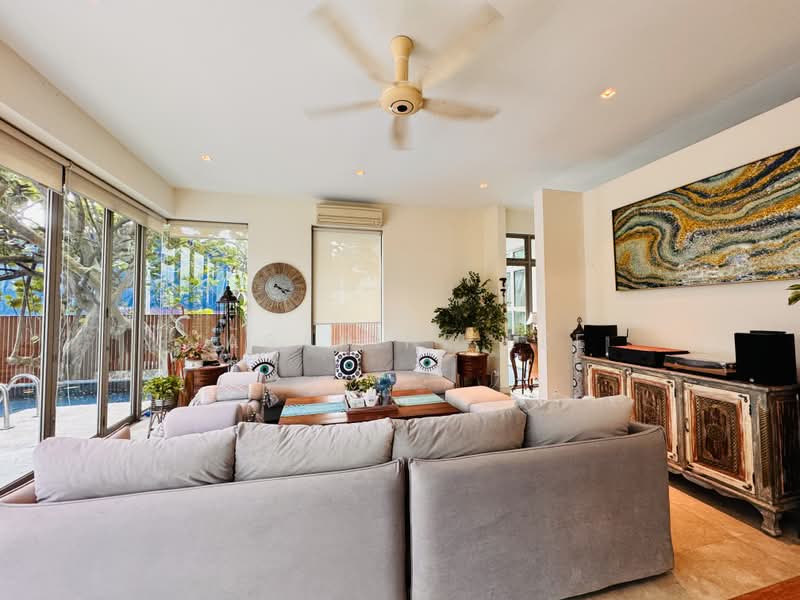 ⭐⭐LANDED7772 @ 2 STOREY DETACHED WITH ATTIC & BASEMENT IN DISTRICT 15, , 5 Bedrooms, 6,200 sqft, Detached House For Sale, by Jasarine Lee, 500182781 - Living Room - PropertyGuru.com.sg