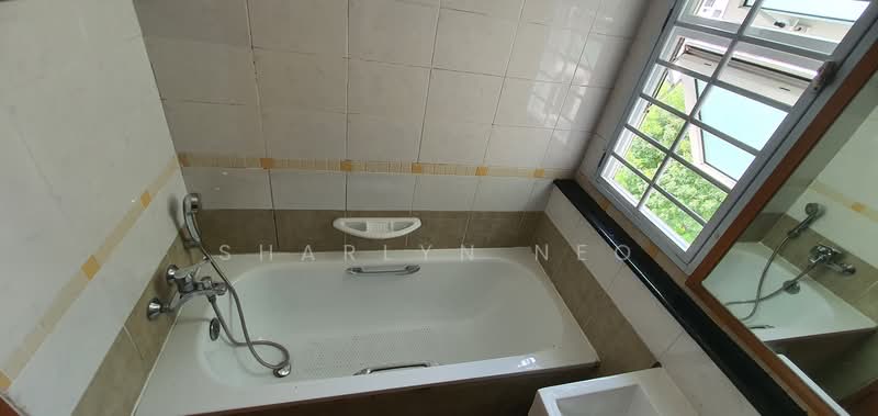 The Floravale, 246 Westwood Avenue, 3 Bedrooms, 1,238 sqft, Executive Condominium For Sale, by Sharlyn Neo, 500182784 - Bathroom - PropertyGuru.com.sg