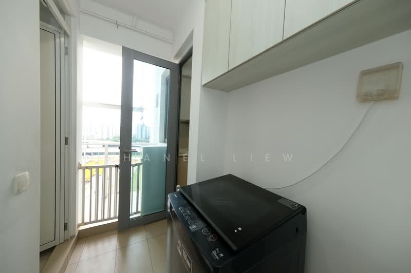 A Treasure Trove, 70 Punggol Walk, 3 Bedrooms, 1,044 sqft, Condominium For Sale, by Shanel Liew, 500182813 - Balcony - PropertyGuru.com.sg