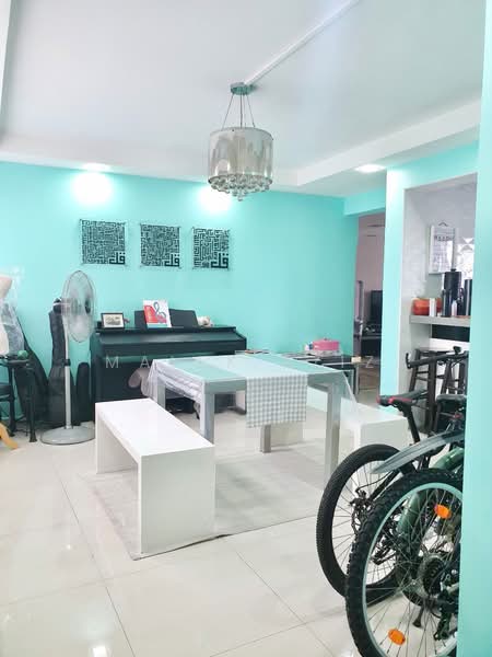 603 Yishun Street 61, 603 Yishun Street 61, 3 Bedrooms, 1,324 sqft, HDB Flat For Sale, by Malek Aziz, 500182814 - Living Room - PropertyGuru.com.sg
