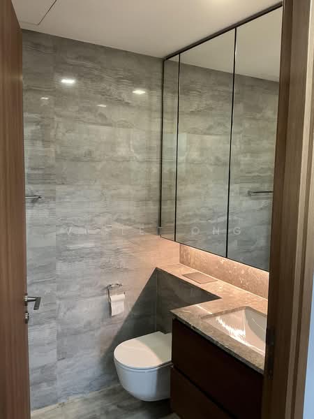 Fourth Avenue Residences, 10 Fourth Avenue, 2 Bedrooms, 689 sqft, Condominium For Rent, by Violet Ong, 500182819 - Bathroom - PropertyGuru.com.sg