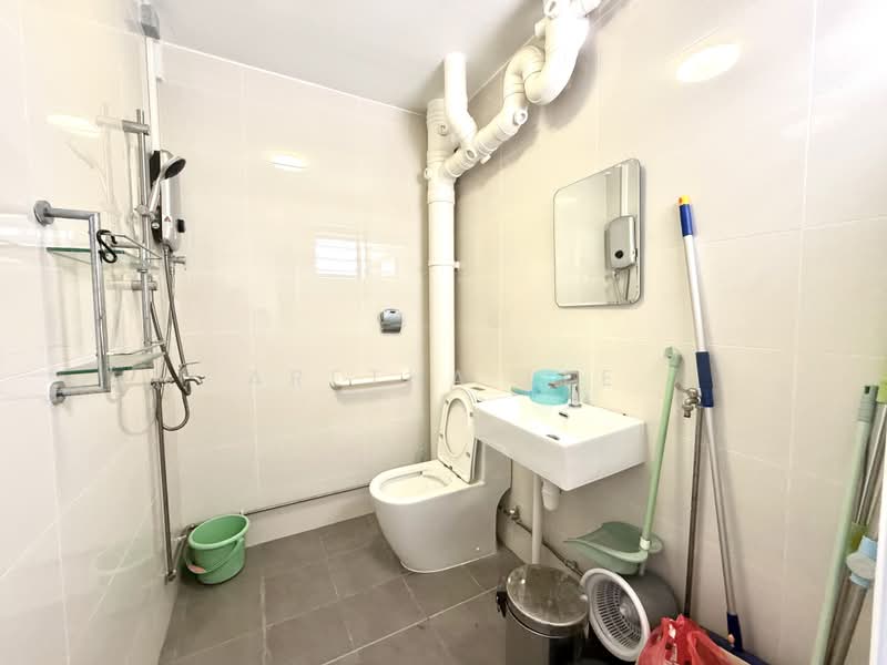 421 Pasir Ris Drive 6, 421 Pasir Ris Drive 6, 3 Bedrooms, 1,119 sqft, HDB Flat For Rent, by Aretha Lee, 500182826 - Bathroom - PropertyGuru.com.sg