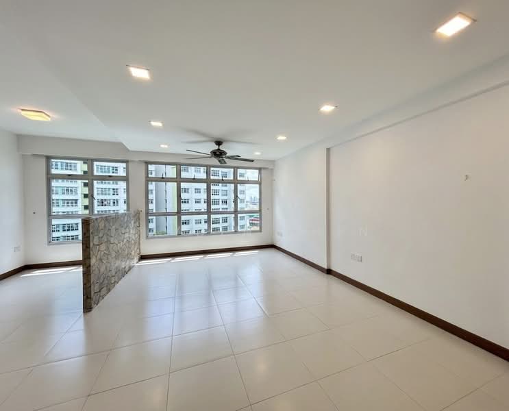 782B Woodlands Crescent, 782B Woodlands Crescent, 3 Bedrooms, 1,206 sqft, HDB Flat For Rent, by Jayden Chen, 500182844 - Living Room - PropertyGuru.com.sg