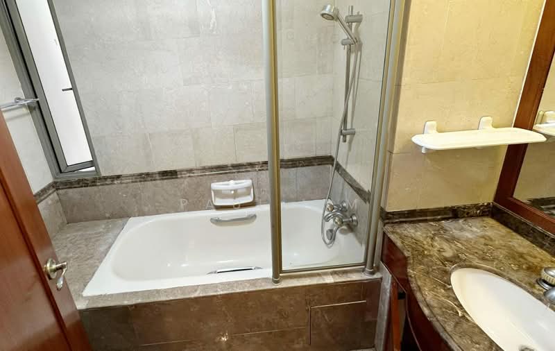 Parc Vista, 450 Corporation Road, Room Rental, 80 sqft, Condominium For Rent, by Paul lim, 500182888 - Master Bathroom - PropertyGuru.com.sg