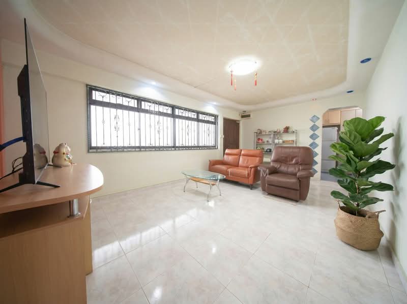 422 Canberra Road, 422 Canberra Road, 3 Bedrooms, 969 sqft, HDB Flat For Sale, by Irene Lim, 500182889 - Living Room - PropertyGuru.com.sg
