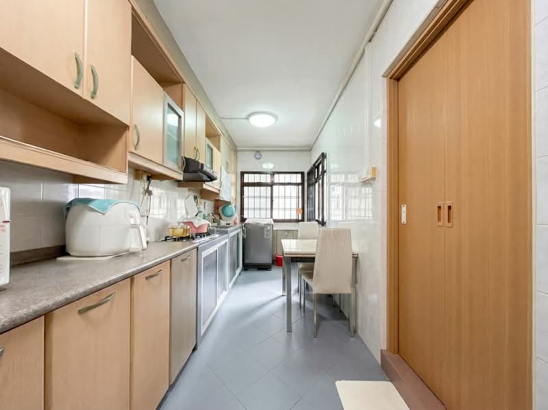 422 Canberra Road, 422 Canberra Road, 3 Bedrooms, 969 sqft, HDB Flat For Sale, by Irene Lim, 500182889 - Kitchen - PropertyGuru.com.sg