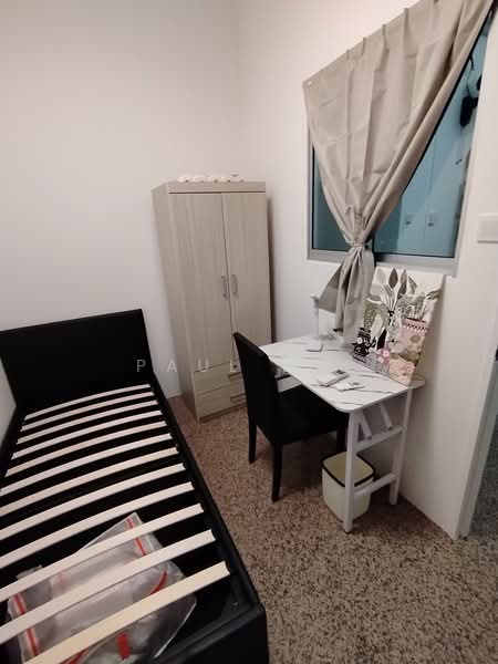 Dover Parkview, 30 Dover Rise, Room Rental, 300 sqft, Condominium For Rent, by Paul lim, 500182890 - Bedroom - PropertyGuru.com.sg