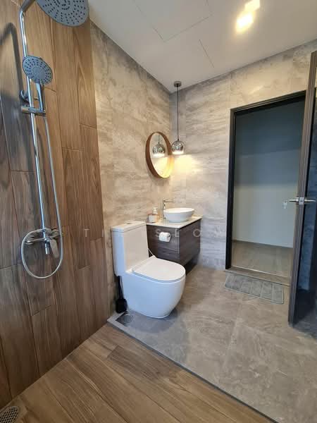 New renovated terrace, Ernani street, 5 Bedrooms, 3,500 sqft, Terraced House For Rent, by Tim Seow, 500182897 - Bathroom - PropertyGuru.com.sg
