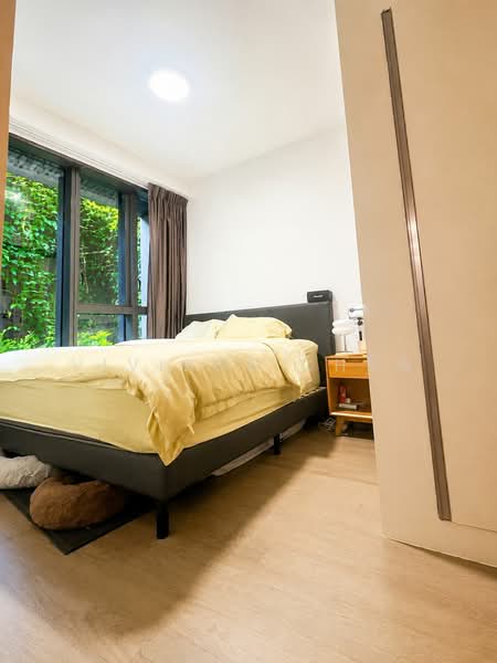 Penrose, 28 Sims Drive, 3 Bedrooms, 1,044 sqft, Condominium For Sale, by Viviane Chew, 500182914 - Bedroom - PropertyGuru.com.sg