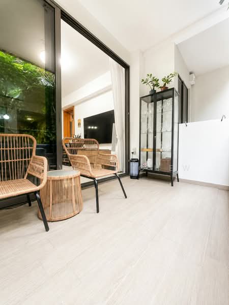 Penrose, 28 Sims Drive, 3 Bedrooms, 1,044 sqft, Condominium For Sale, by Viviane Chew, 500182914 - Balcony - PropertyGuru.com.sg