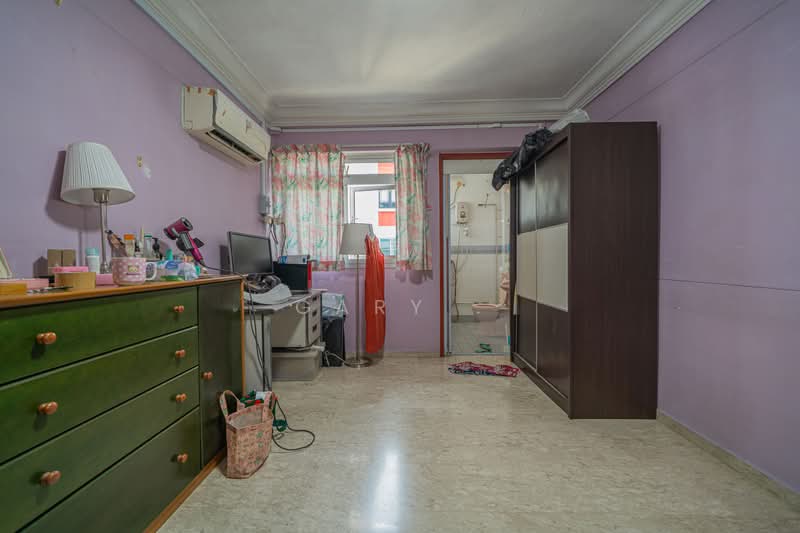 484 Tampines Street 43, 484 Tampines Street 43, 4 Bedrooms, 1,776 sqft, HDB Flat For Sale, by Gary ., 500182915 - Bedroom - PropertyGuru.com.sg