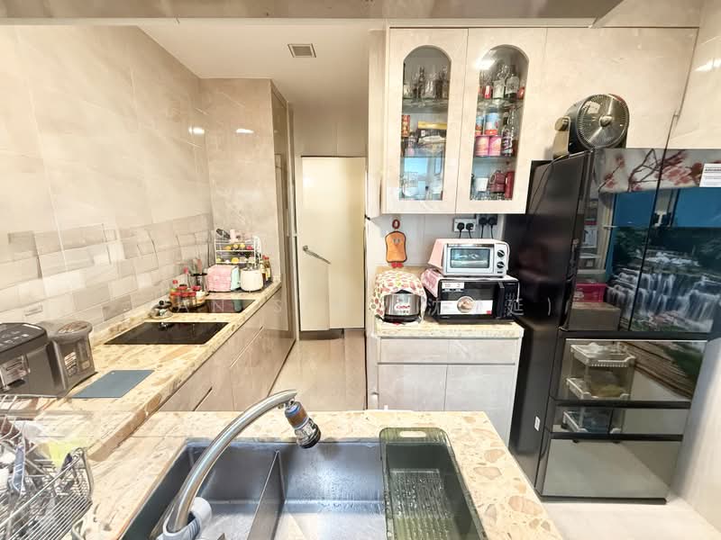 Casa Aroma, 21 Chiku Road, 2 Bedrooms, 1,012 sqft, Apartment For Sale, by Zan Sim (沈瓒延), 500182917 - Kitchen - PropertyGuru.com.sg