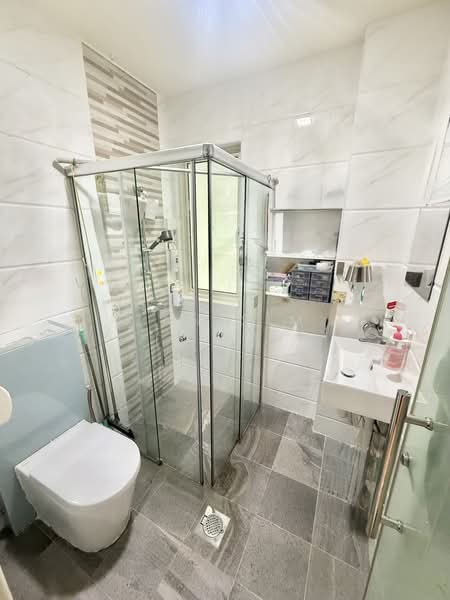 Casa Aroma, 21 Chiku Road, 2 Bedrooms, 1,012 sqft, Apartment For Sale, by Zan Sim (沈瓒延), 500182917 - Bathroom - PropertyGuru.com.sg