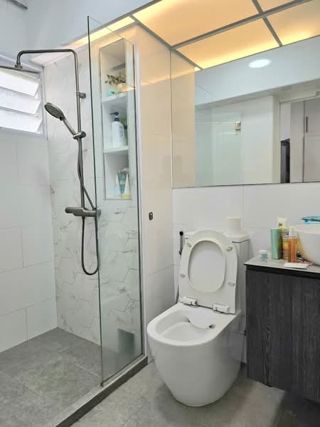 262B Compassvale Street, 262B Compassvale Street, 4 Bedrooms, 1,399 sqft, HDB Flat For Sale, by Affa Jaffar, 500182941 - Bathroom - PropertyGuru.com.sg