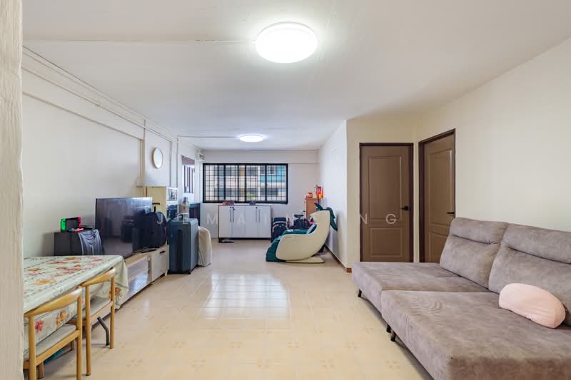 135 Bukit Batok West Avenue 6, 135 Bukit Batok West Avenue 6, 3 Bedrooms, 1,001 sqft, HDB Flat For Sale, by Jemaine Ng, 500182945 - Living Room - PropertyGuru.com.sg