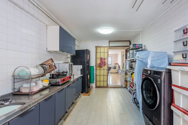 135 Bukit Batok West Avenue 6, 135 Bukit Batok West Avenue 6, 3 Bedrooms, 1,001 sqft, HDB Flat For Sale, by Jemaine Ng, 500182945 - Kitchen - PropertyGuru.com.sg