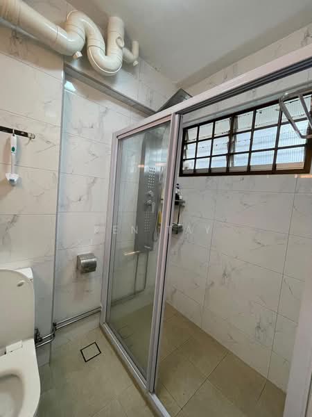 483 Pasir Ris Drive 4, 483 Pasir Ris Drive 4, Room Rental, 100 sqft, HDB Flat For Rent, by Ken Tay, 500182946 - Bathroom - PropertyGuru.com.sg