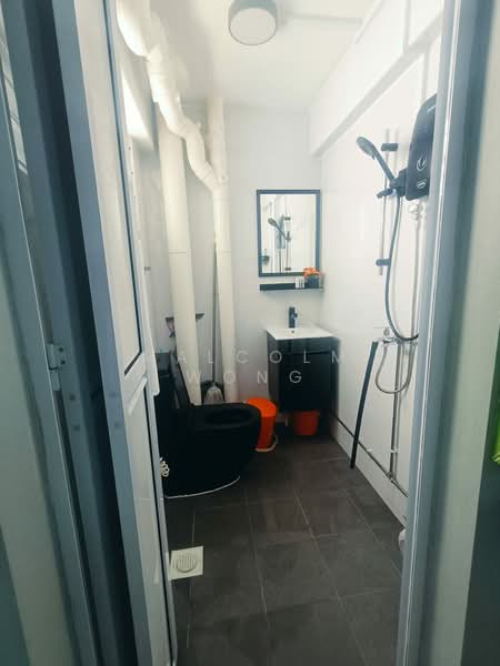 605 Yishun Street 61, 605 Yishun Street 61, 3 Bedrooms, 1,000 sqft, HDB Flat For Rent, by Malcolm Wong, 500182956 - Bathroom - PropertyGuru.com.sg