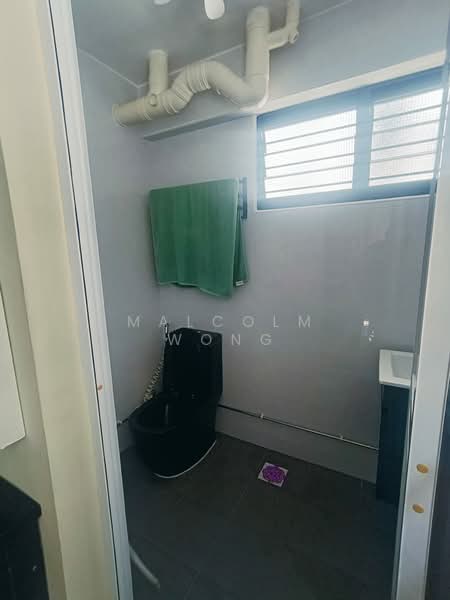 605 Yishun Street 61, 605 Yishun Street 61, 3 Bedrooms, 1,000 sqft, HDB Flat For Rent, by Malcolm Wong, 500182956 - Bathroom - PropertyGuru.com.sg