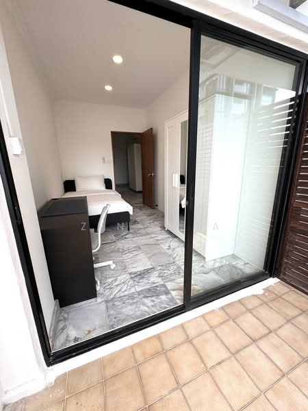Lion Towers, 2 Essex Road, Room Rental, 200 sqft, Apartment For Rent, by Zen Chua, 500182978 - Bedroom - PropertyGuru.com.sg