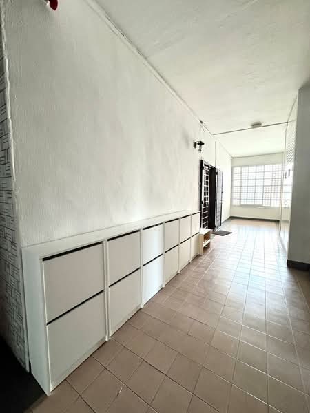 Lion Towers, 2 Essex Road, Room Rental, 200 sqft, Apartment For Rent, by Zen Chua, 500182978 - Entrance - PropertyGuru.com.sg