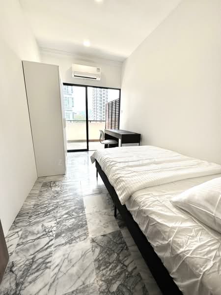 Lion Towers, 2 Essex Road, Room Rental, 200 sqft, Apartment For Rent, by Zen Chua, 500182978 - Bedroom - PropertyGuru.com.sg