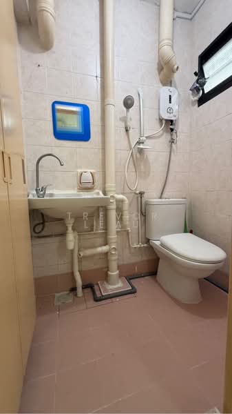 301 Ang Mo Kio Avenue 3, 301 Ang Mo Kio Avenue 3, 3 Bedrooms, 785 sqft, HDB Flat For Sale, by Trevor Leau, 500182986 - PropertyGuru.com.sg