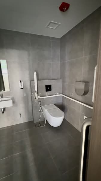 Sky Eden @ Bedok, 1 Bedok Central, 743 sqft, Mall Shop For Sale, by Raymond Fu, 500182993 - Bathroom - CommercialGuru.com.sg