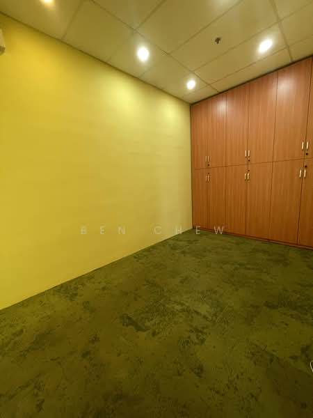 Tradehub 21, 8 Boon Lay Way, 1,647 sqft, Light Industrial (B1) For Sale, by Ben Chew, 500182995 - Interior - CommercialGuru.com.sg