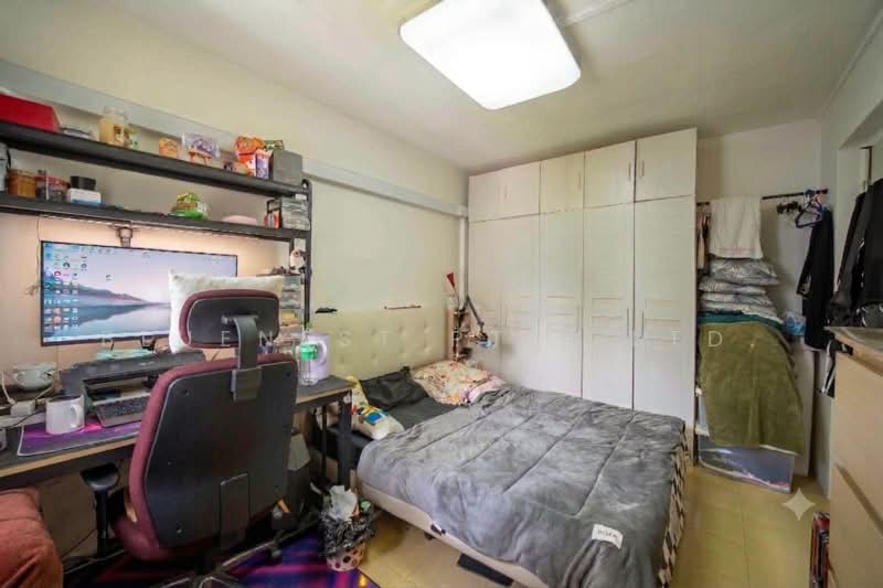 135 Yishun Street 11, 135 Yishun Street 11, 2 Bedrooms, 721 sqft, HDB Flat For Sale, by KENNETH CHUA, 500182997 - Bedroom - PropertyGuru.com.sg