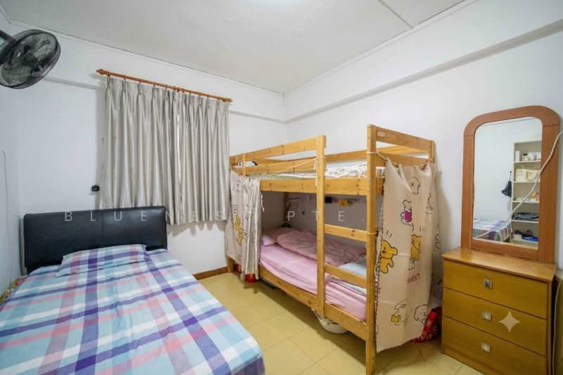 135 Yishun Street 11, 135 Yishun Street 11, 2 Bedrooms, 721 sqft, HDB Flat For Sale, by KENNETH CHUA, 500182997 - Bedroom - PropertyGuru.com.sg