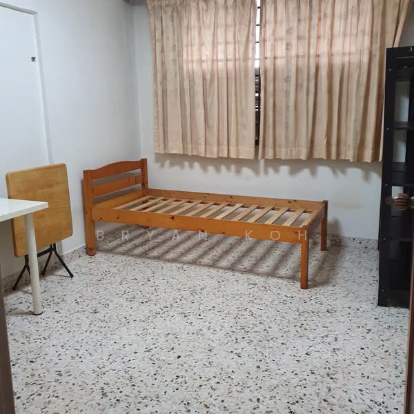 243 Serangoon Avenue 2, 243 Serangoon Avenue 2, 2 Bedrooms, 689 sqft, HDB Flat For Rent, by Bryan Koh, 500182998 - Bedroom - PropertyGuru.com.sg