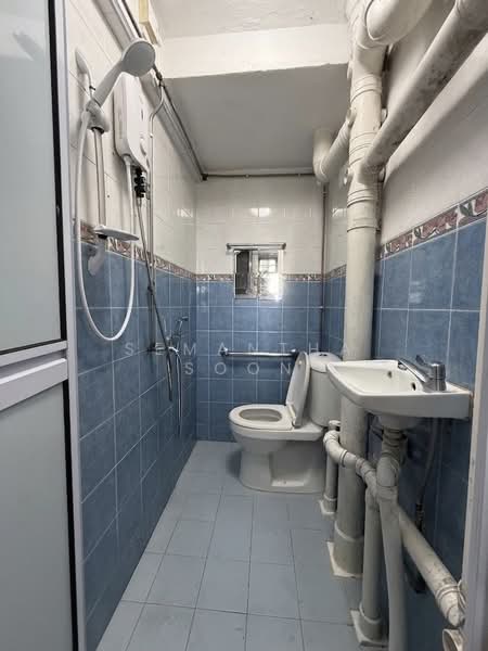107 Jalan Bukit Merah, 107 Jalan Bukit Merah, 2 Bedrooms, 678 sqft, HDB Flat For Sale, by Semantha Soon, 500182999 - Bathroom - PropertyGuru.com.sg