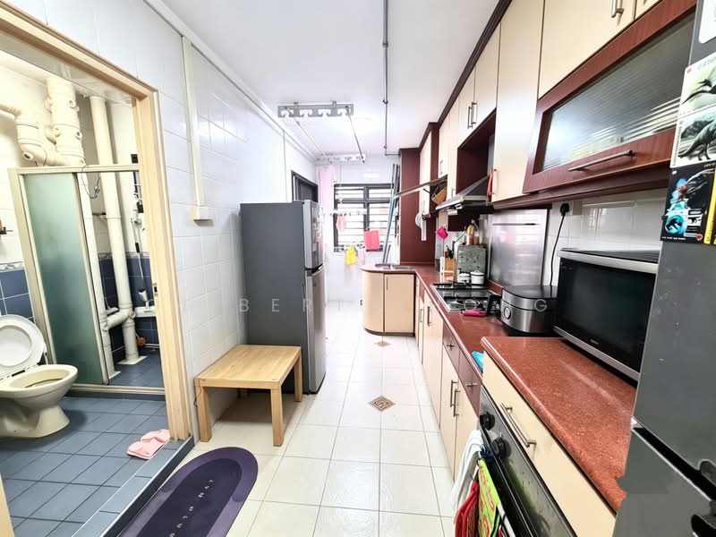 196 Rivervale Drive, 196 Rivervale Drive, 3 Bedrooms, 1,195 sqft, HDB Flat For Sale, by Gilbert Chong, 500183014 - Kitchen - PropertyGuru.com.sg