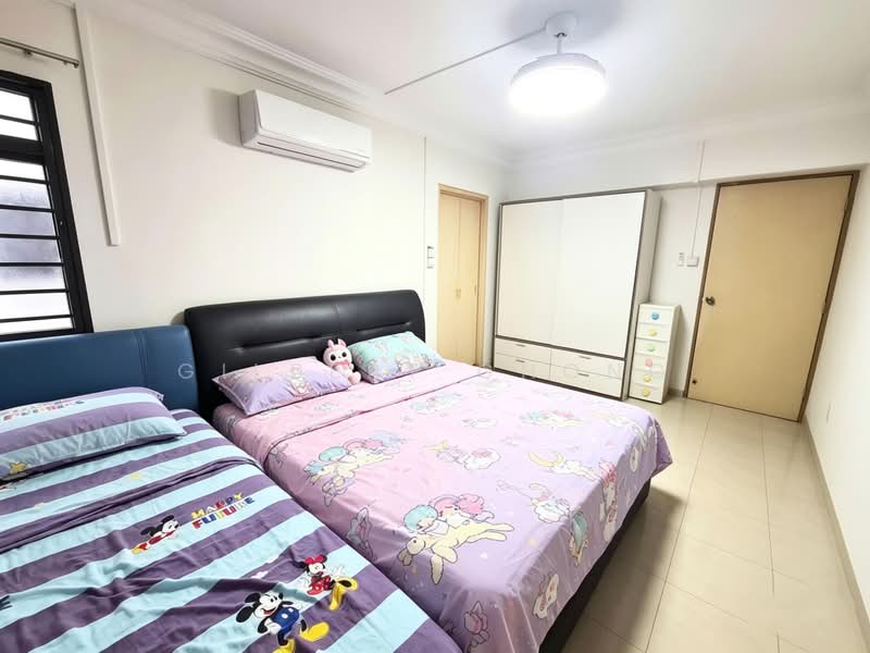 196 Rivervale Drive, 196 Rivervale Drive, 3 Bedrooms, 1,195 sqft, HDB Flat For Sale, by Gilbert Chong, 500183014 - Master Bedroom - PropertyGuru.com.sg