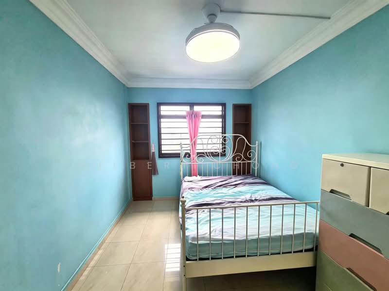 196 Rivervale Drive, 196 Rivervale Drive, 3 Bedrooms, 1,195 sqft, HDB Flat For Sale, by Gilbert Chong, 500183014 - Bedroom - PropertyGuru.com.sg