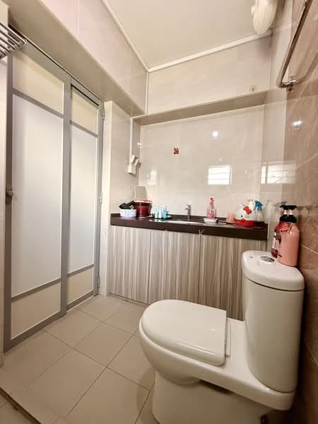 630 Woodlands Ring Road, 630 Woodlands Ring Road, 3 Bedrooms, 1,087 sqft, HDB Flat For Sale, by Gina K, 500183020 - Bathroom - PropertyGuru.com.sg