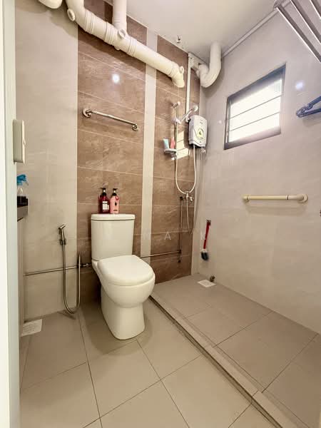 630 Woodlands Ring Road, 630 Woodlands Ring Road, 3 Bedrooms, 1,087 sqft, HDB Flat For Sale, by Gina K, 500183020 - Bathroom - PropertyGuru.com.sg