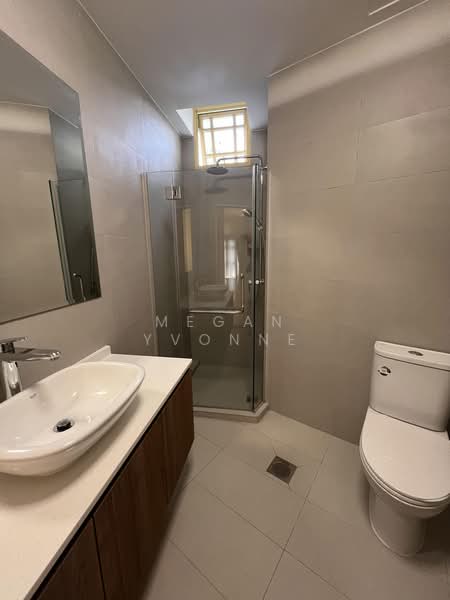 Orange Regency, 101 Fernhill Road, 4 Bedrooms, 1,776 sqft, Apartment For Rent, by Megan Yvonne, 500183021 - Bathroom - PropertyGuru.com.sg