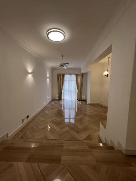 Orange Regency, 101 Fernhill Road, 4 Bedrooms, 1,776 sqft, Apartment For Rent, by Megan Yvonne, 500183021 - Living Room - PropertyGuru.com.sg