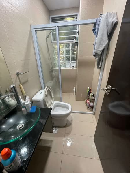 Maple Woods, 985 Bukit Timah Road, Room Rental, 300 sqft, Condominium For Rent, by Paul lim, 500183022 - Bathroom - PropertyGuru.com.sg