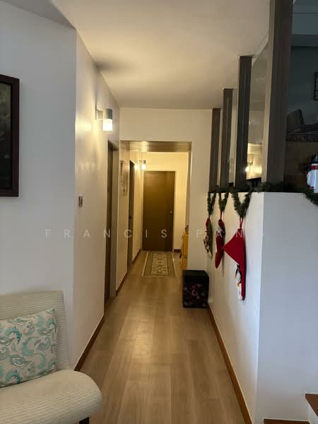 Pandan Valley, 4 Pandan Valley, 3 Bedrooms, 2,024 sqft, Condominium For Rent, by Francis Pang, 500183027 - Corridor - PropertyGuru.com.sg