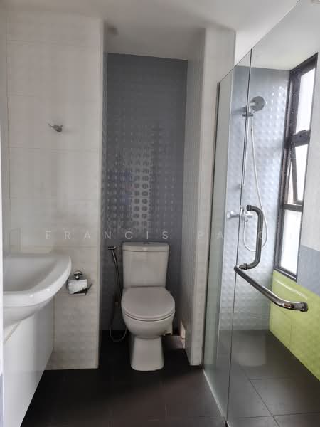 Pandan Valley, 4 Pandan Valley, 3 Bedrooms, 2,024 sqft, Condominium For Rent, by Francis Pang, 500183027 - Bathroom - PropertyGuru.com.sg